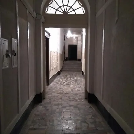 On Knyazya Romana 26 Center Daire *